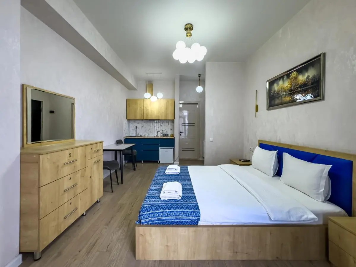 Shirin And Cozy Apartment With Jacuzzi Balcony
