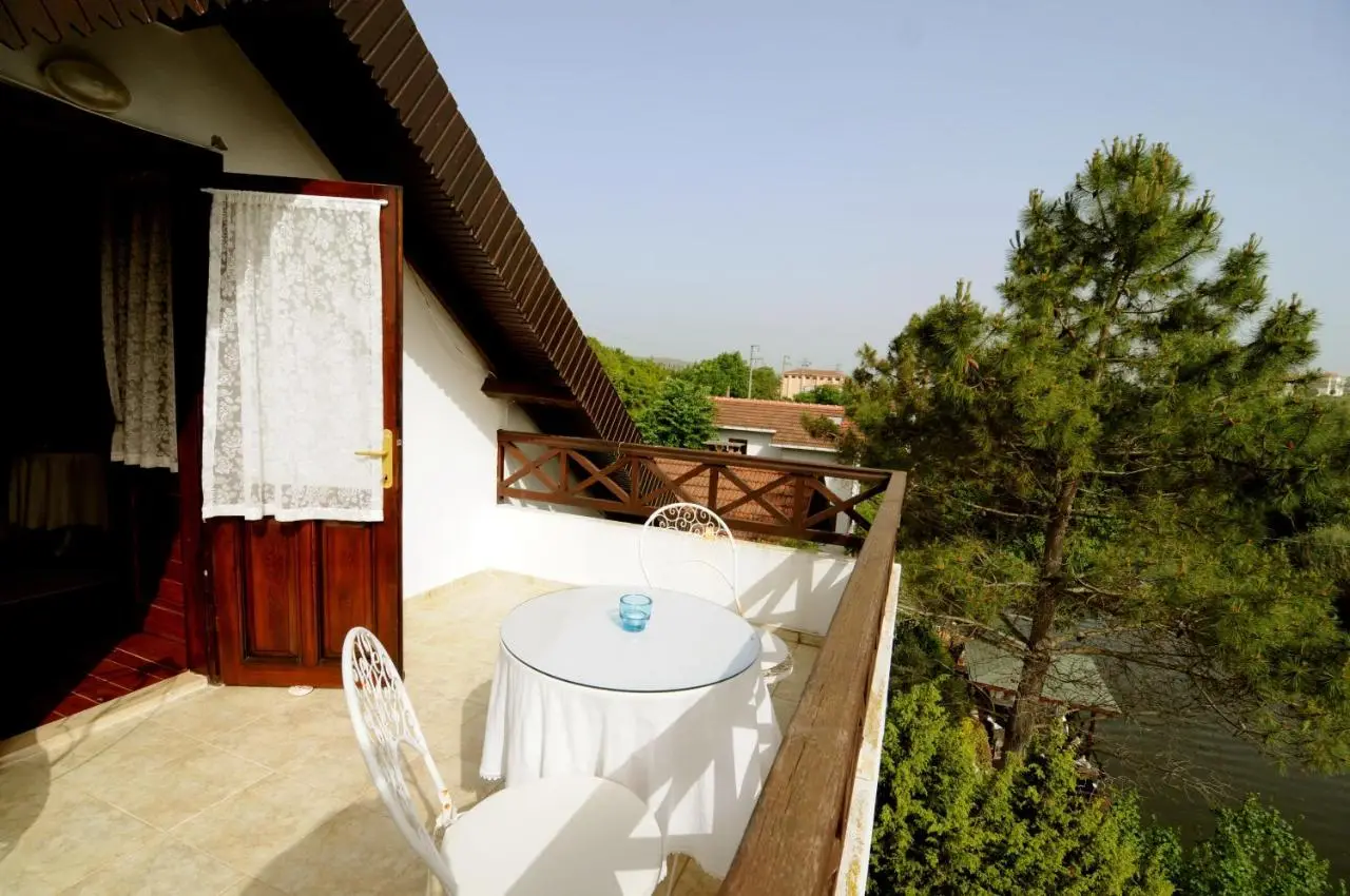 Beyaz Ev Agva - Adult only +15