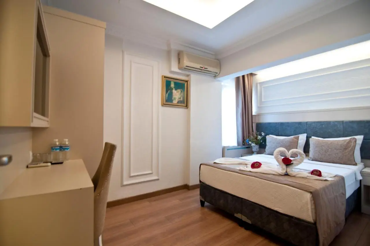 Royce Hotel