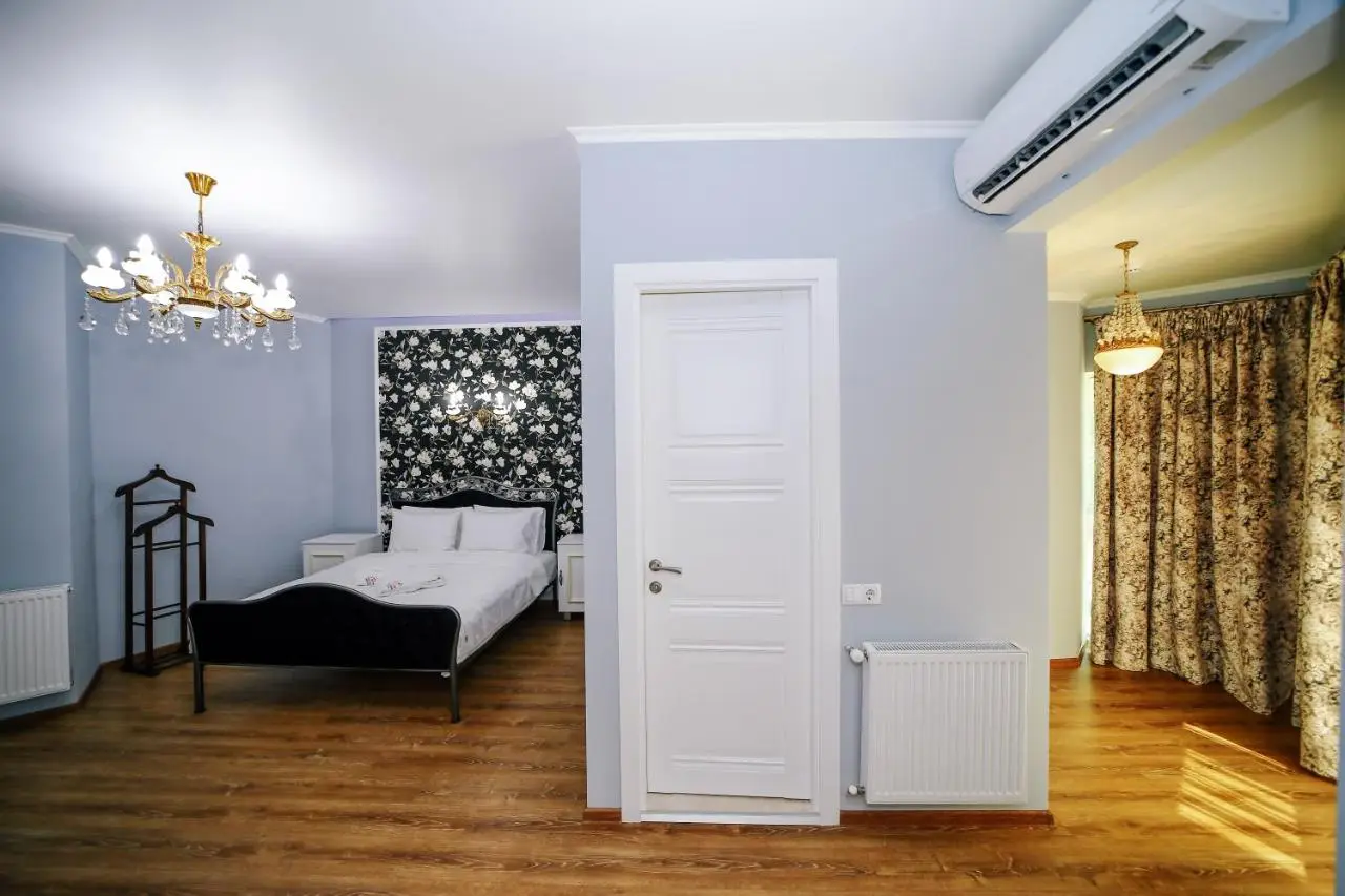 Rose Hotel Vake