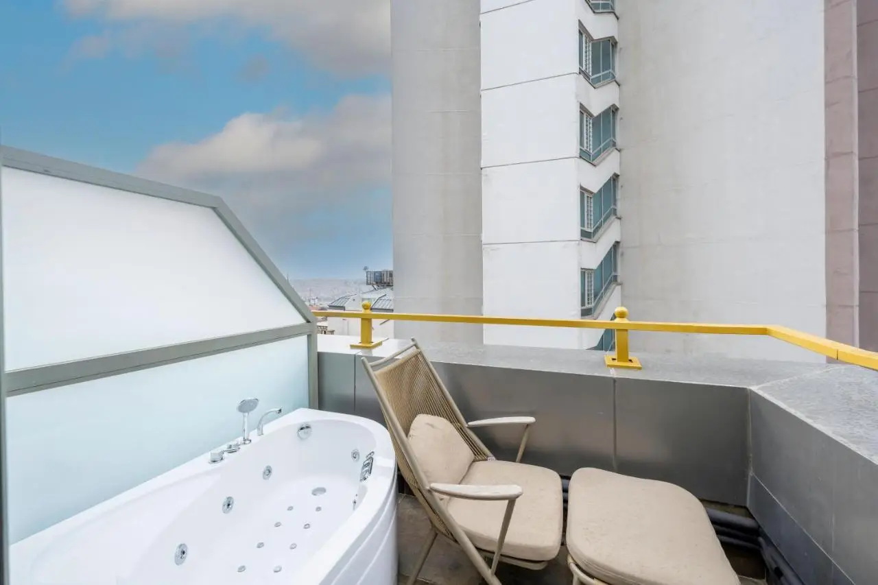 Ramada By Wyndham Istanbul Pera
