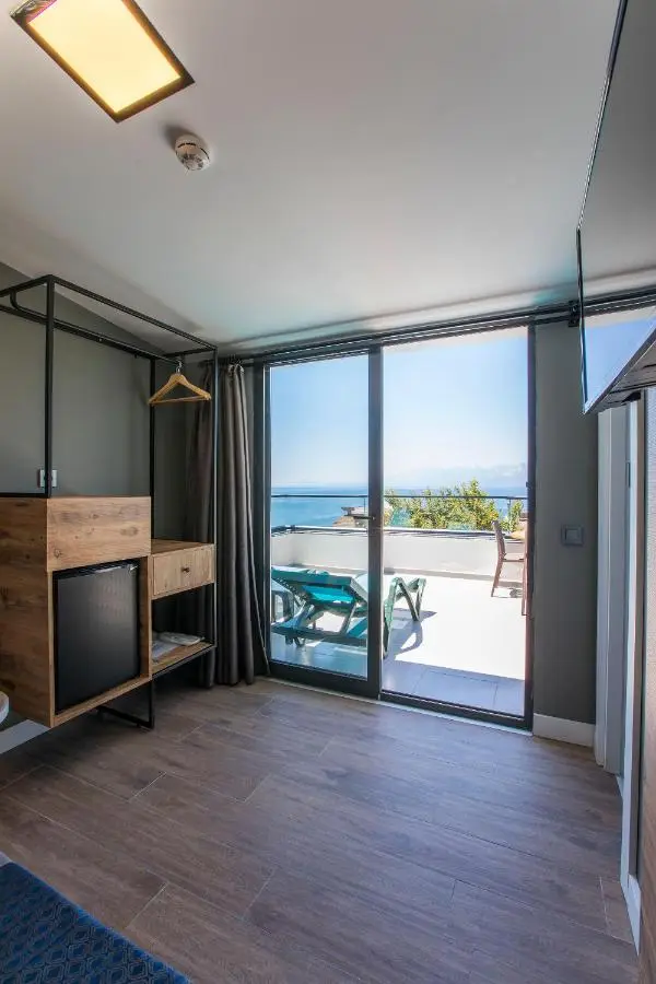 Pure Blanche Hotel