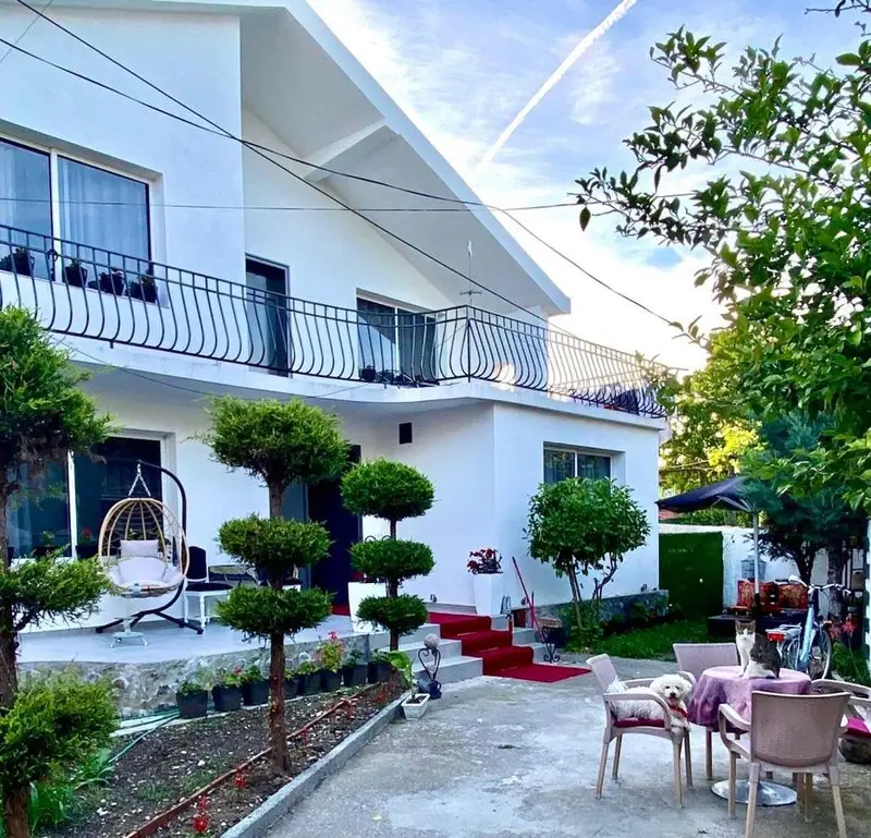 Artists Guest House