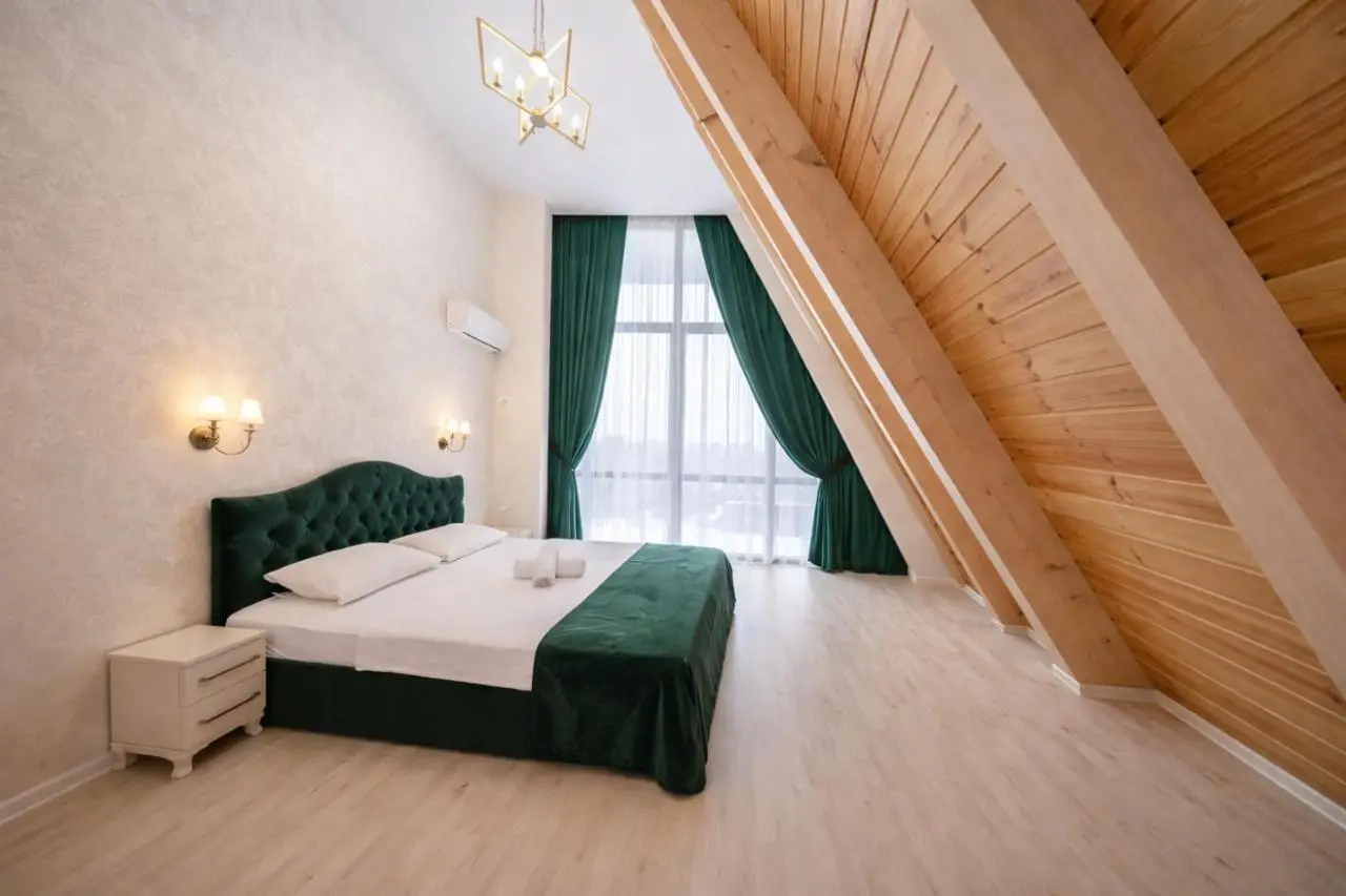 ES Dream A-Frame Cabin