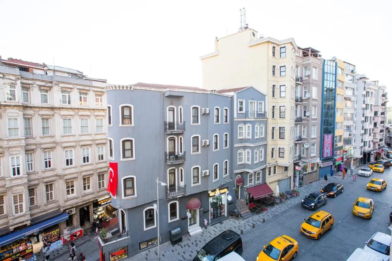 Taksim Square Leon's Hotel