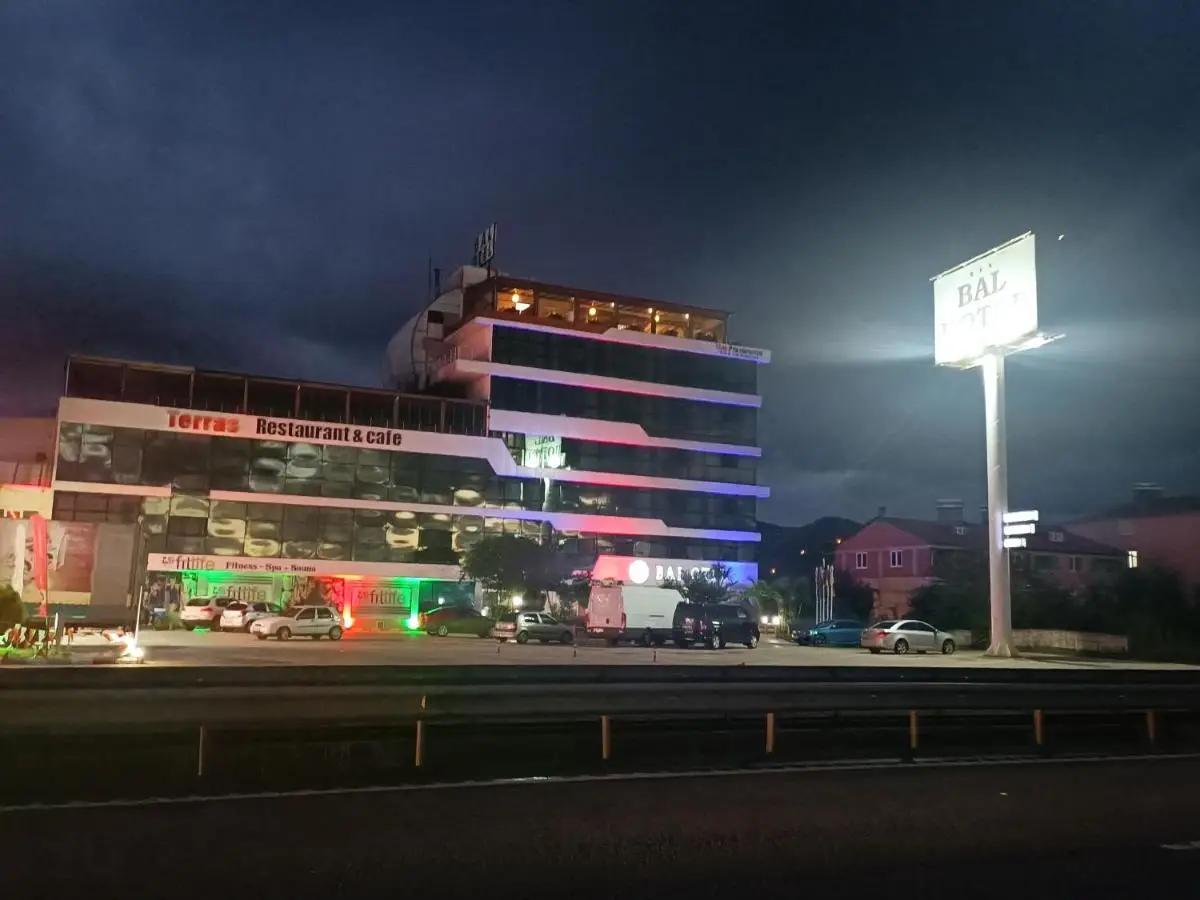 Bal Hotel