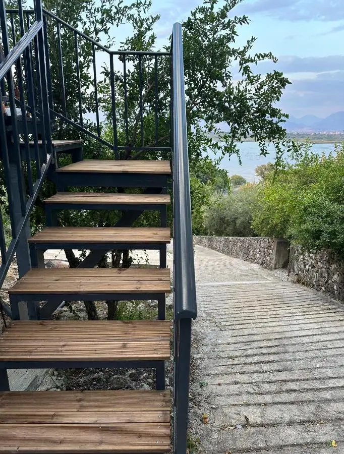 Lake Escape Villa Shirokë
