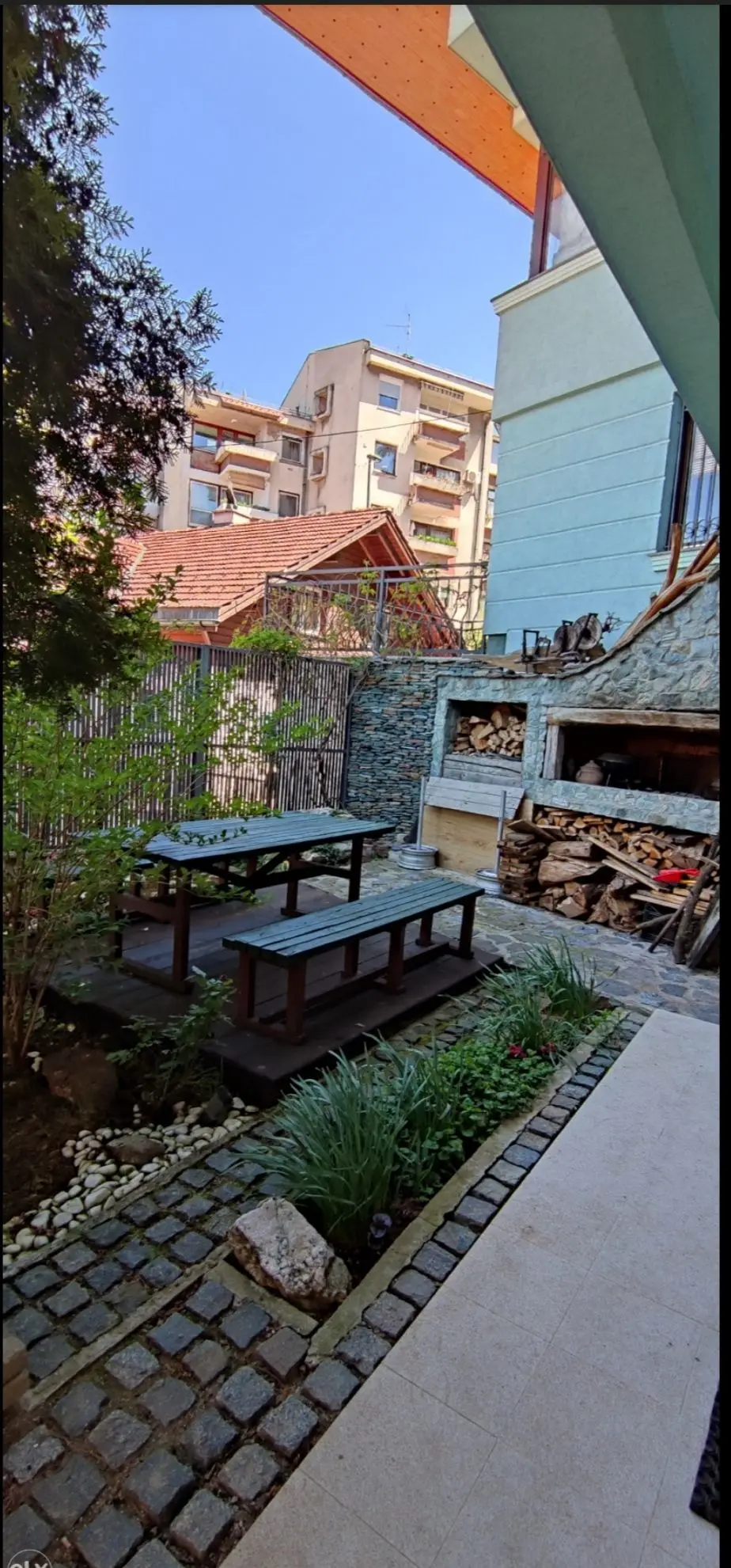 Apartment Apartment with pool, yard, parking.