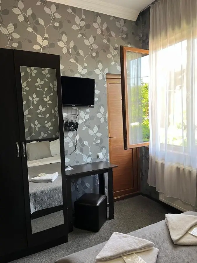 Hotel Eight