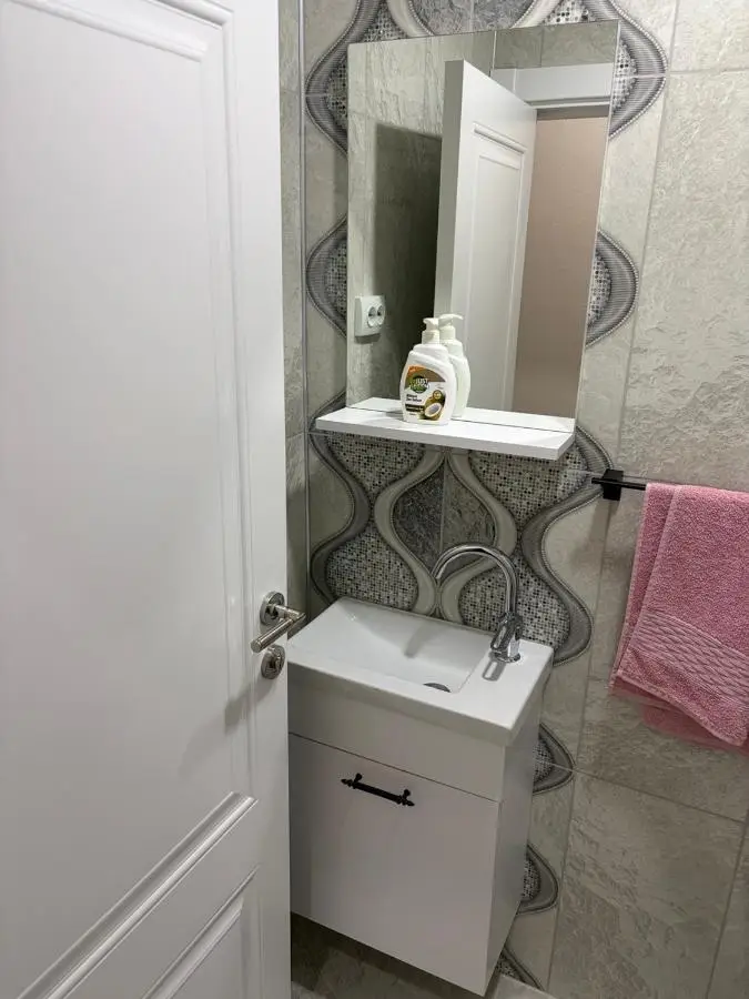 AdaSuites Spacious Family Apartment with Balcony 120 m2