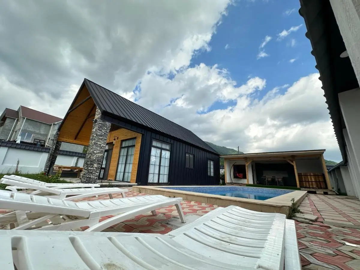 Qafqaz Suite Wood Stack