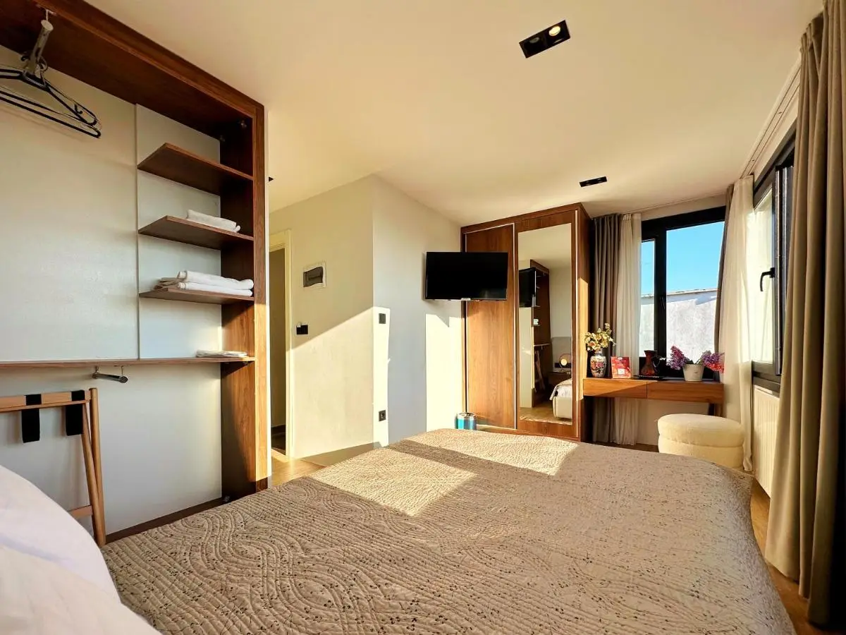 Sultan Pier Hotel