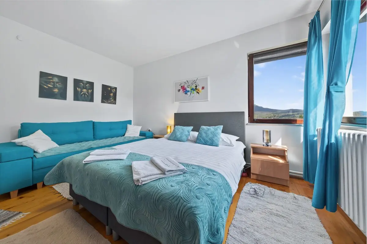 Apartment 110 m2 * 4 bedrooms * up to 13 people