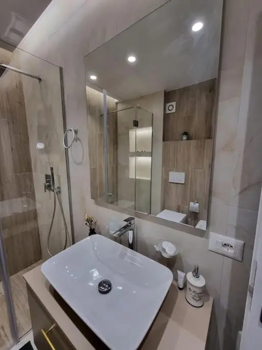 Central Continental Apartment