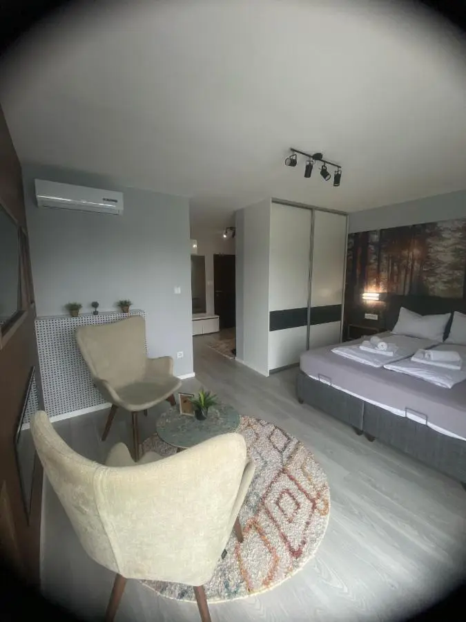 Diamond apartments
