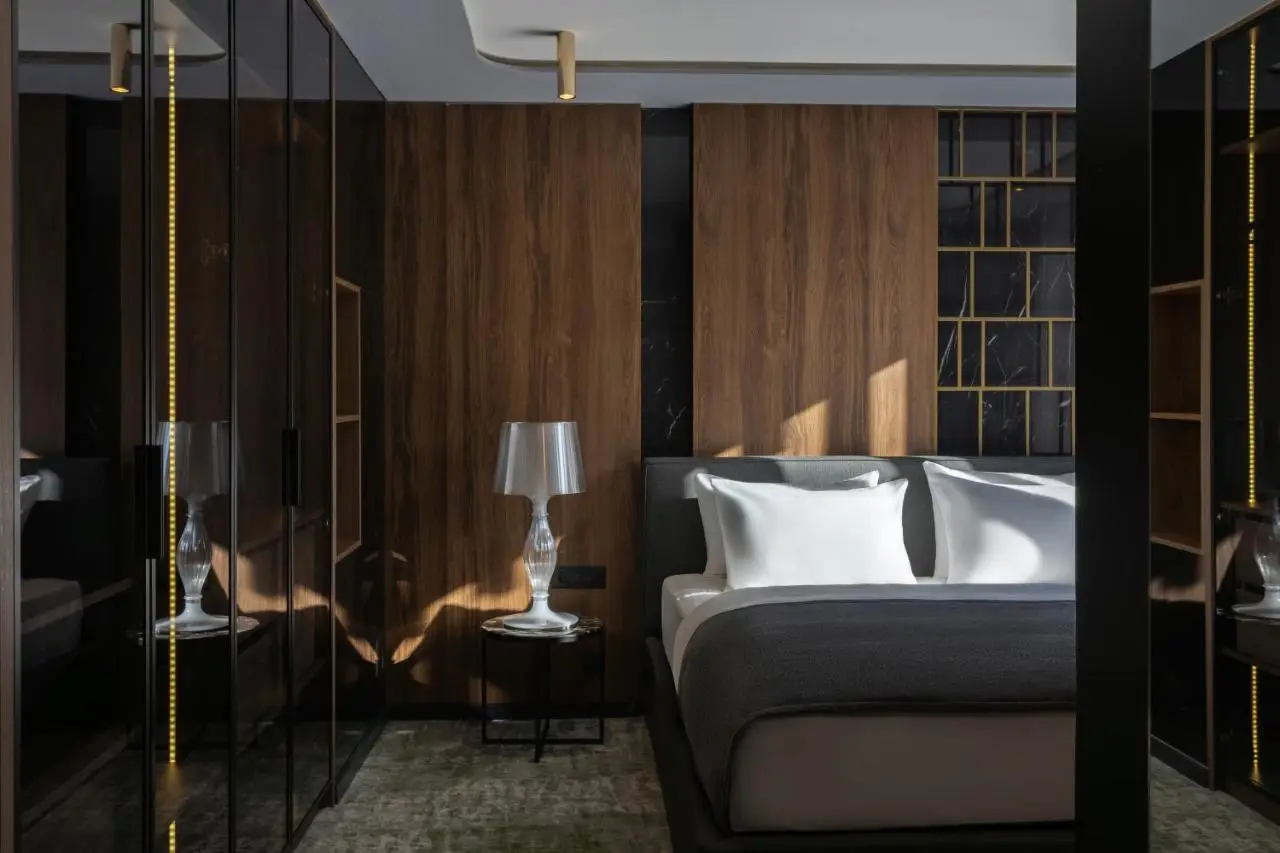 Apeiro City Avant-garde Hotel