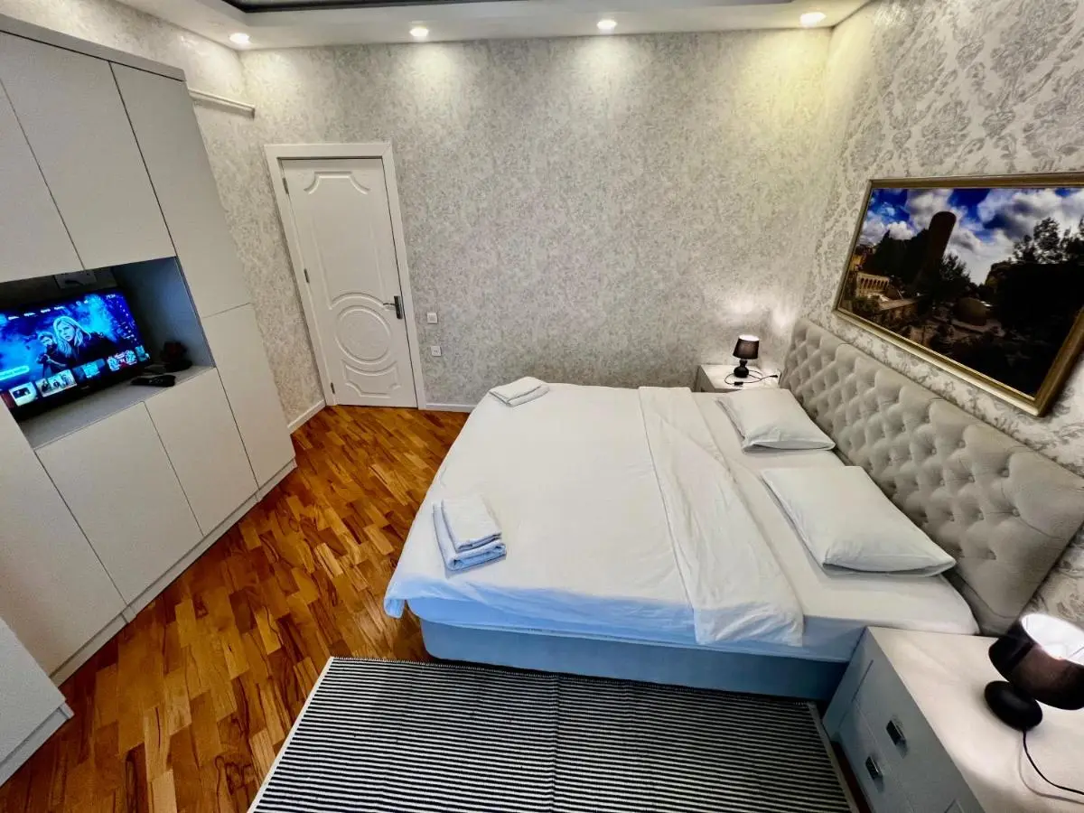 Park Azure 0900