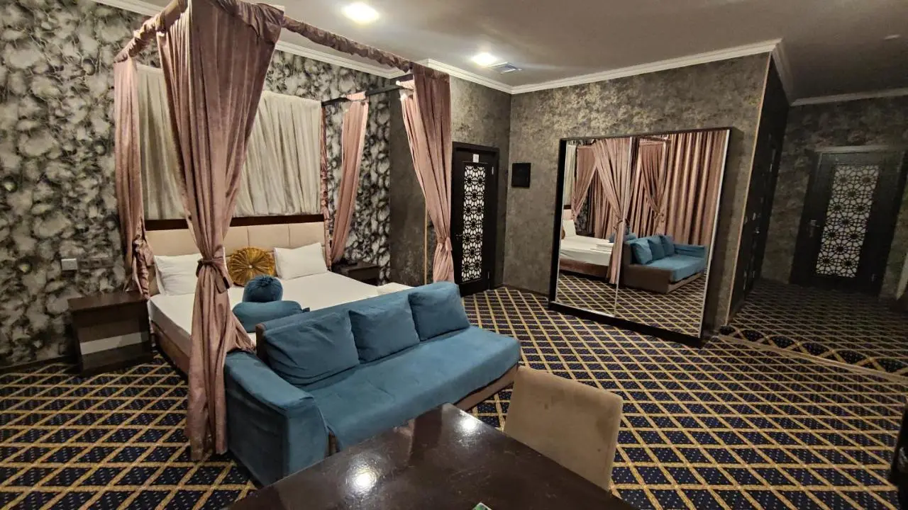 Corniche White City Hotel