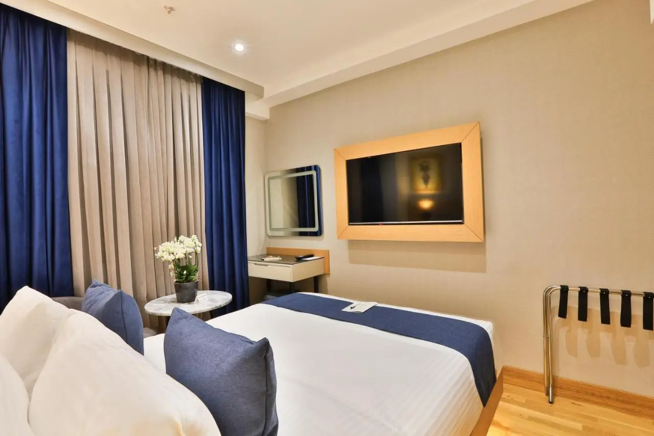 Istanbul Taksim Pera Star Hotel - Istiklal Street