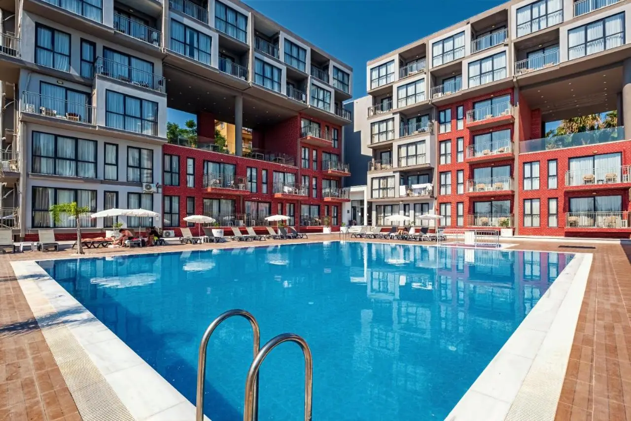 Laristone Suite Spa Hotel