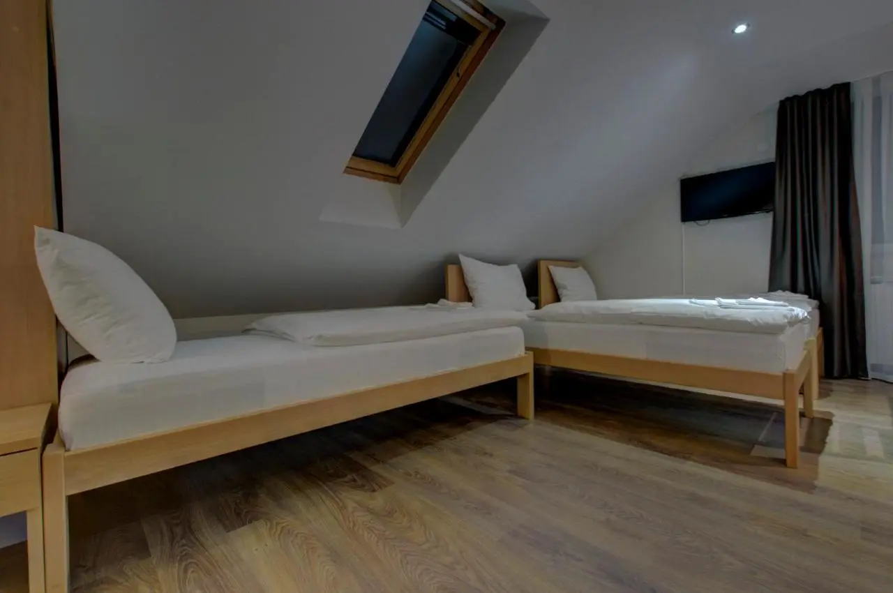 Tihe Noci Motel