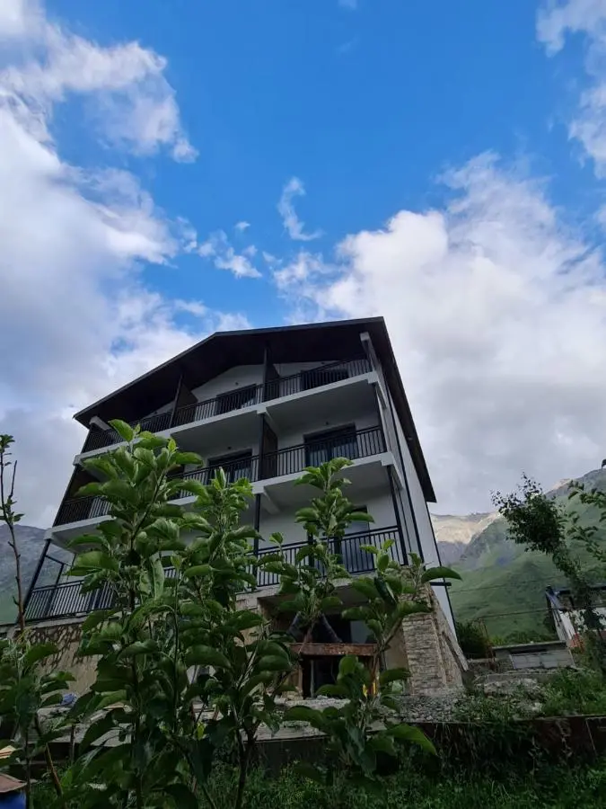Kazbegi 4U
