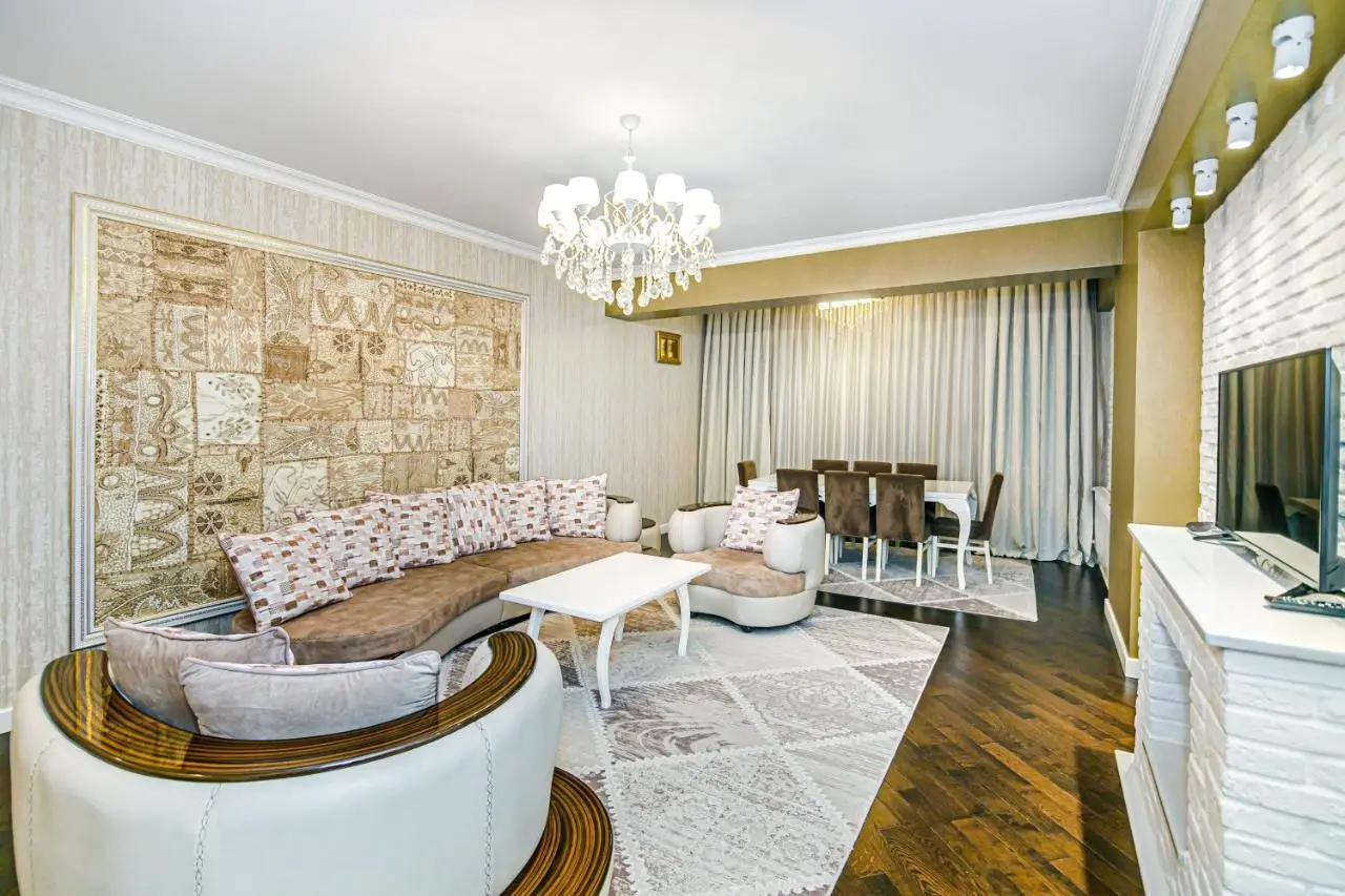 Park Azure cozy apartment by Baku Housing