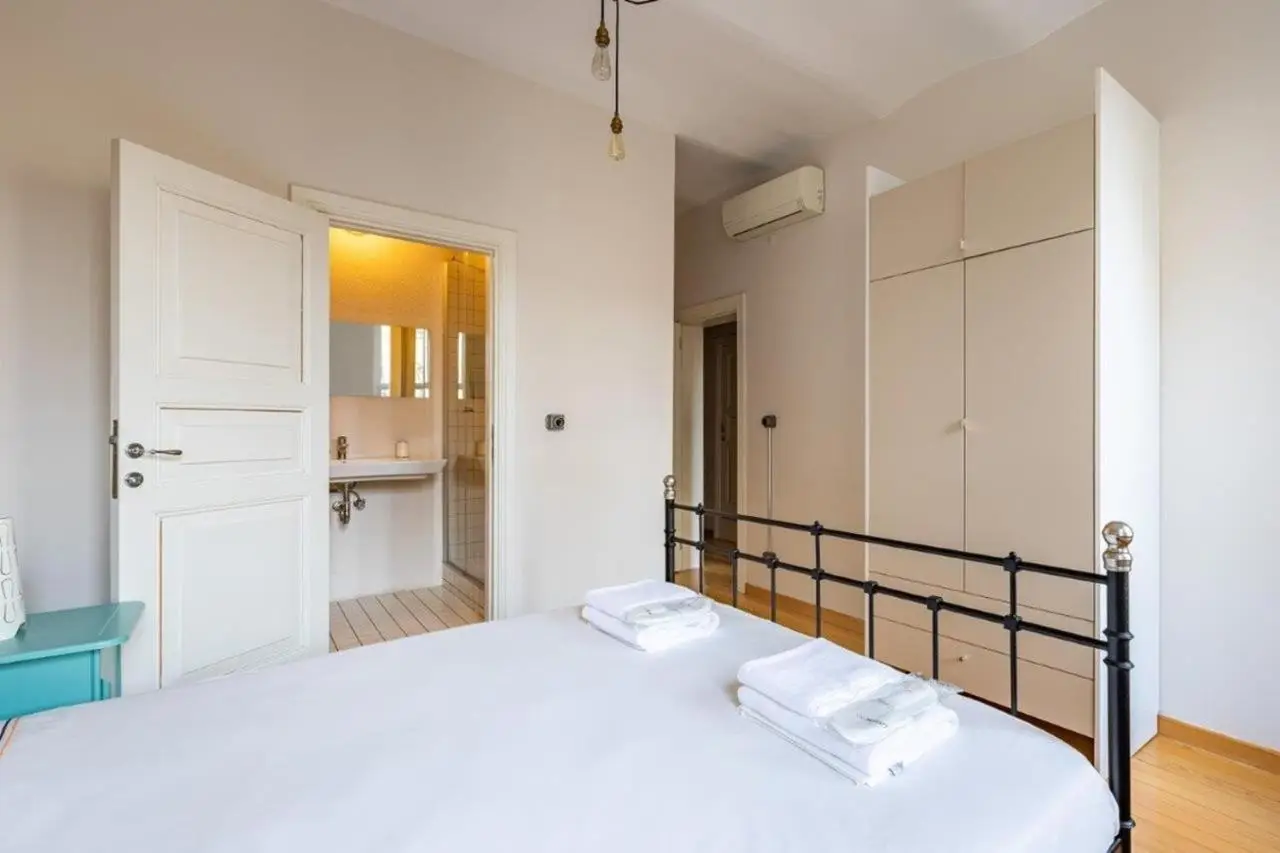 Warm Cozy Charming 2BD2Bath GalataTower Gem! #256