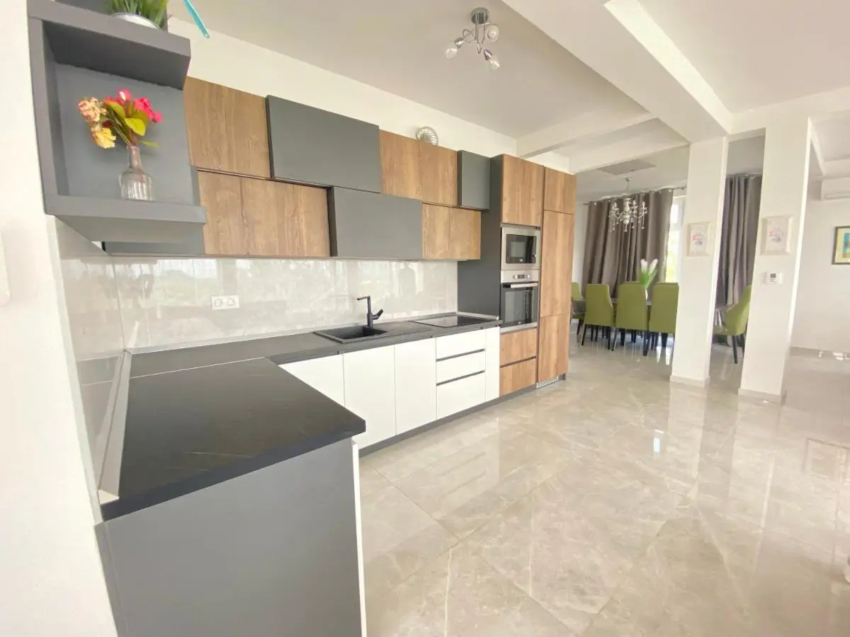 Al Qasr Luxury Villas