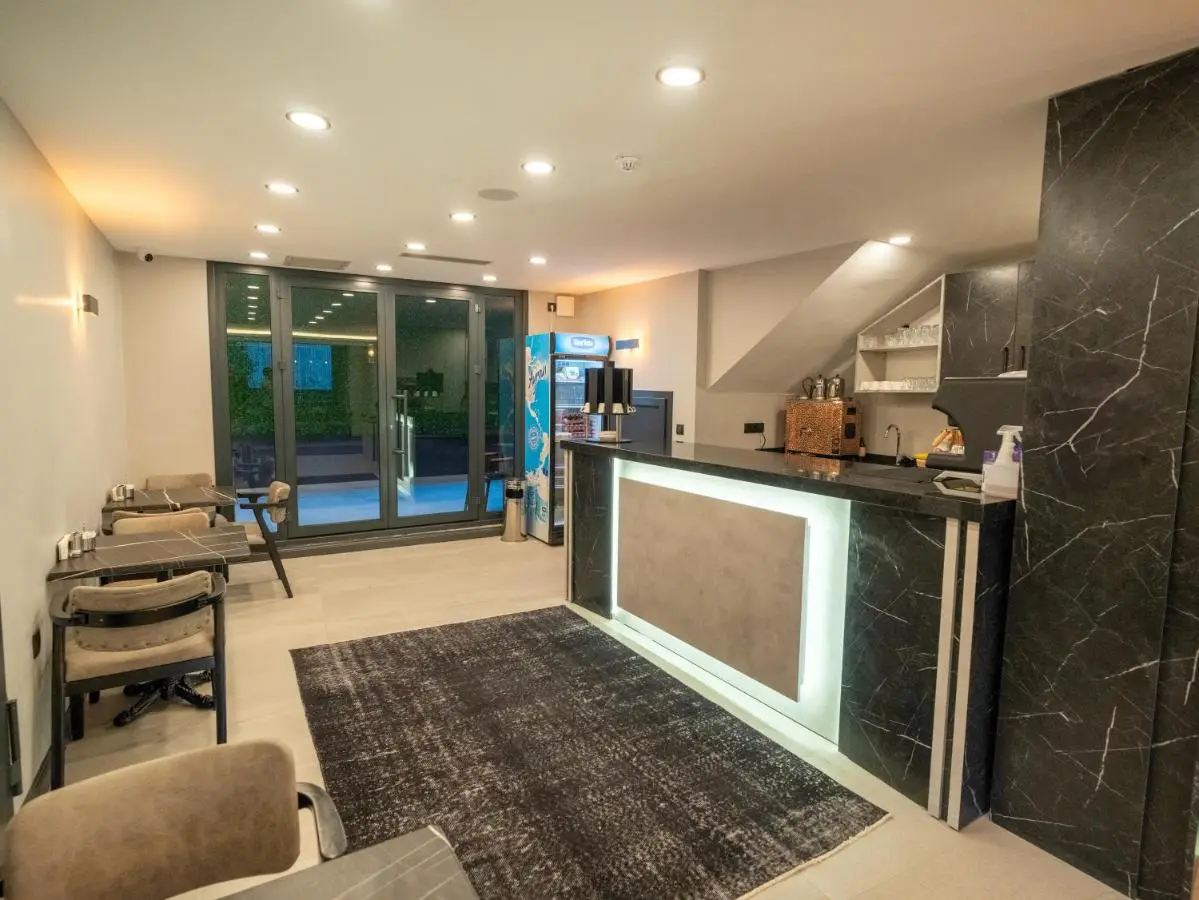 Modernlux Hotel