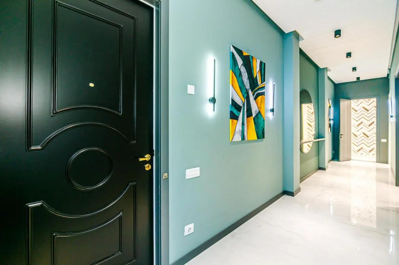 Knightsbridge Apartment by Baku Housing
