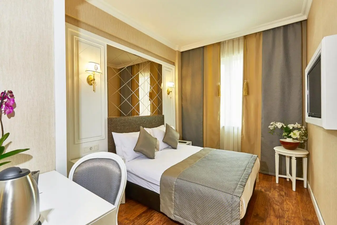 Seres Hotel Old City