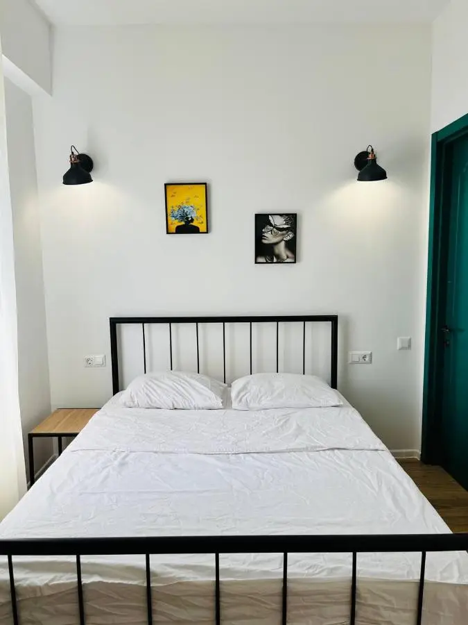 Holiday Rooms 8