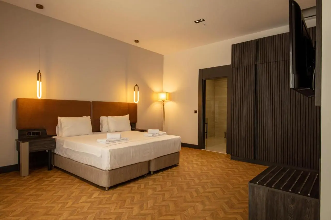V Center Hotel