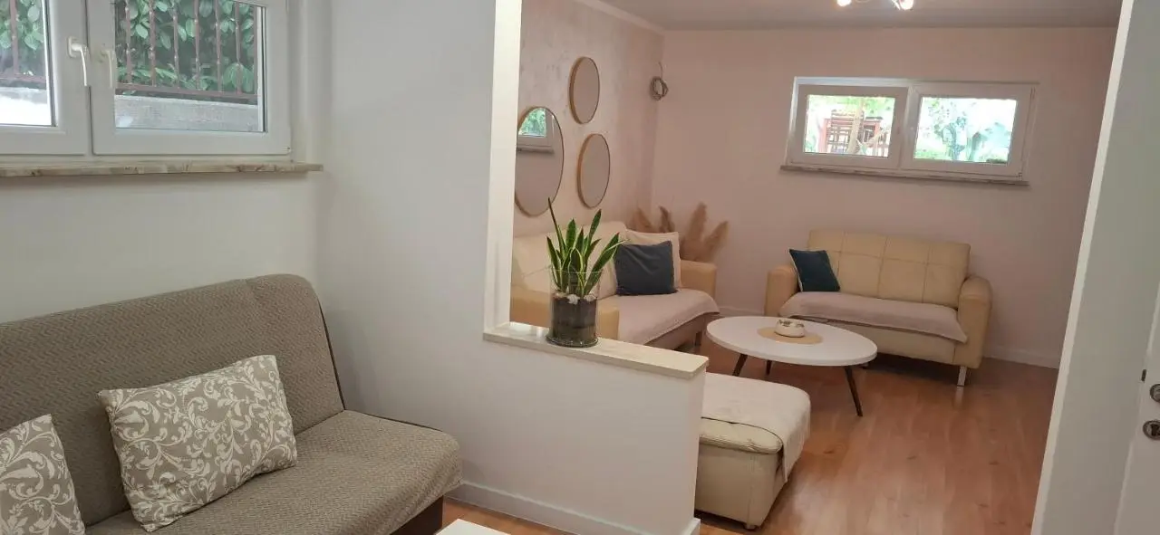 Guest House NO 13