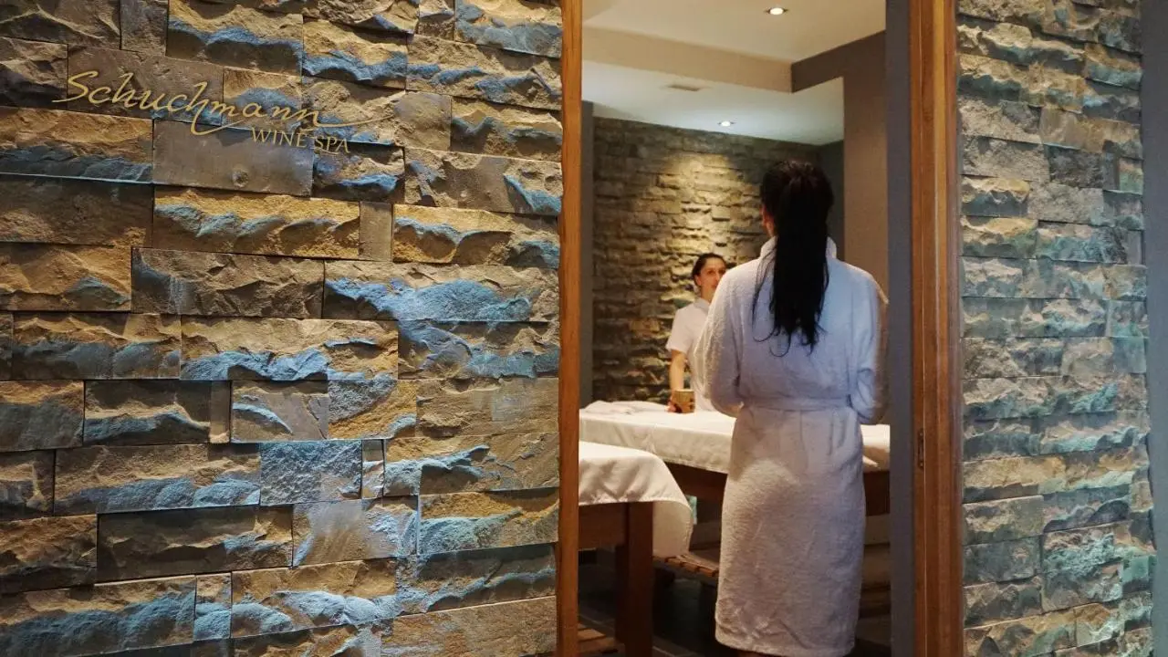 Schuchmann Wines Château,Villas & SPA