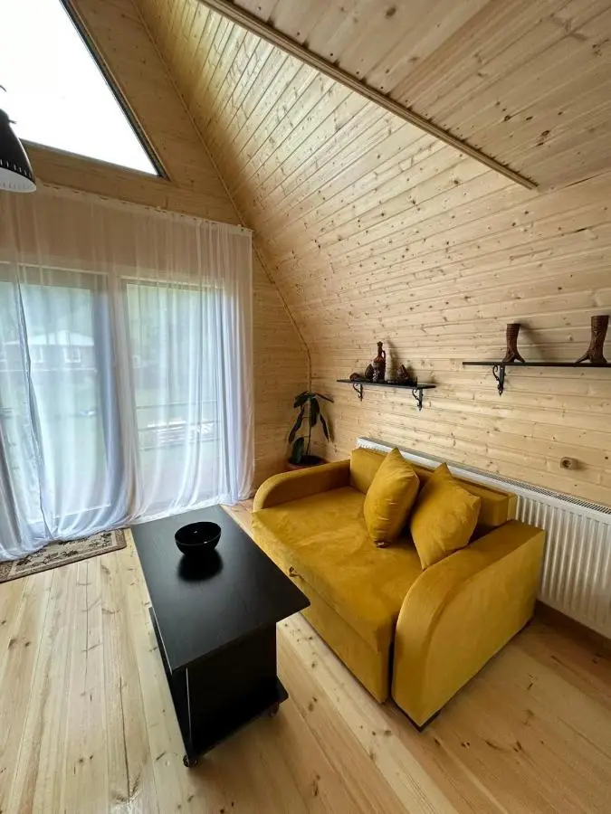 Thomas' Hut