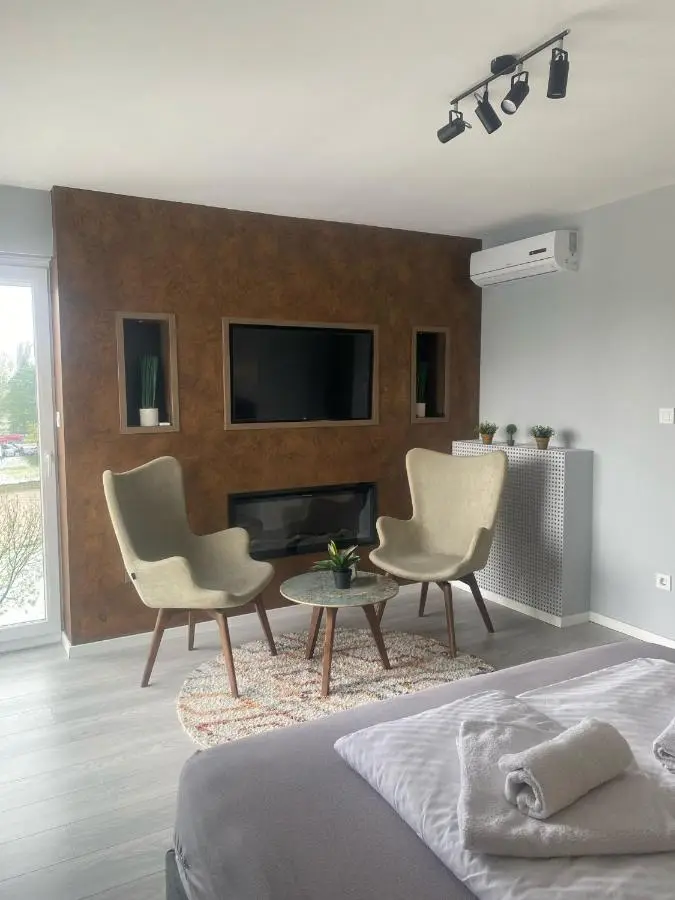 Diamond apartments