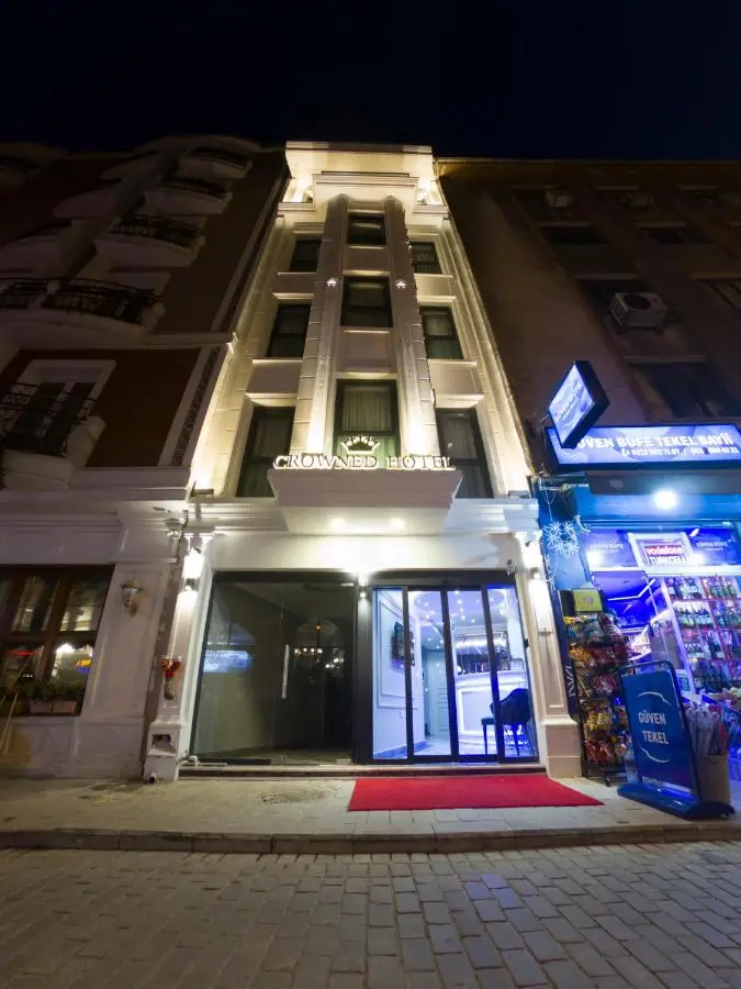 Crowned Hotel
