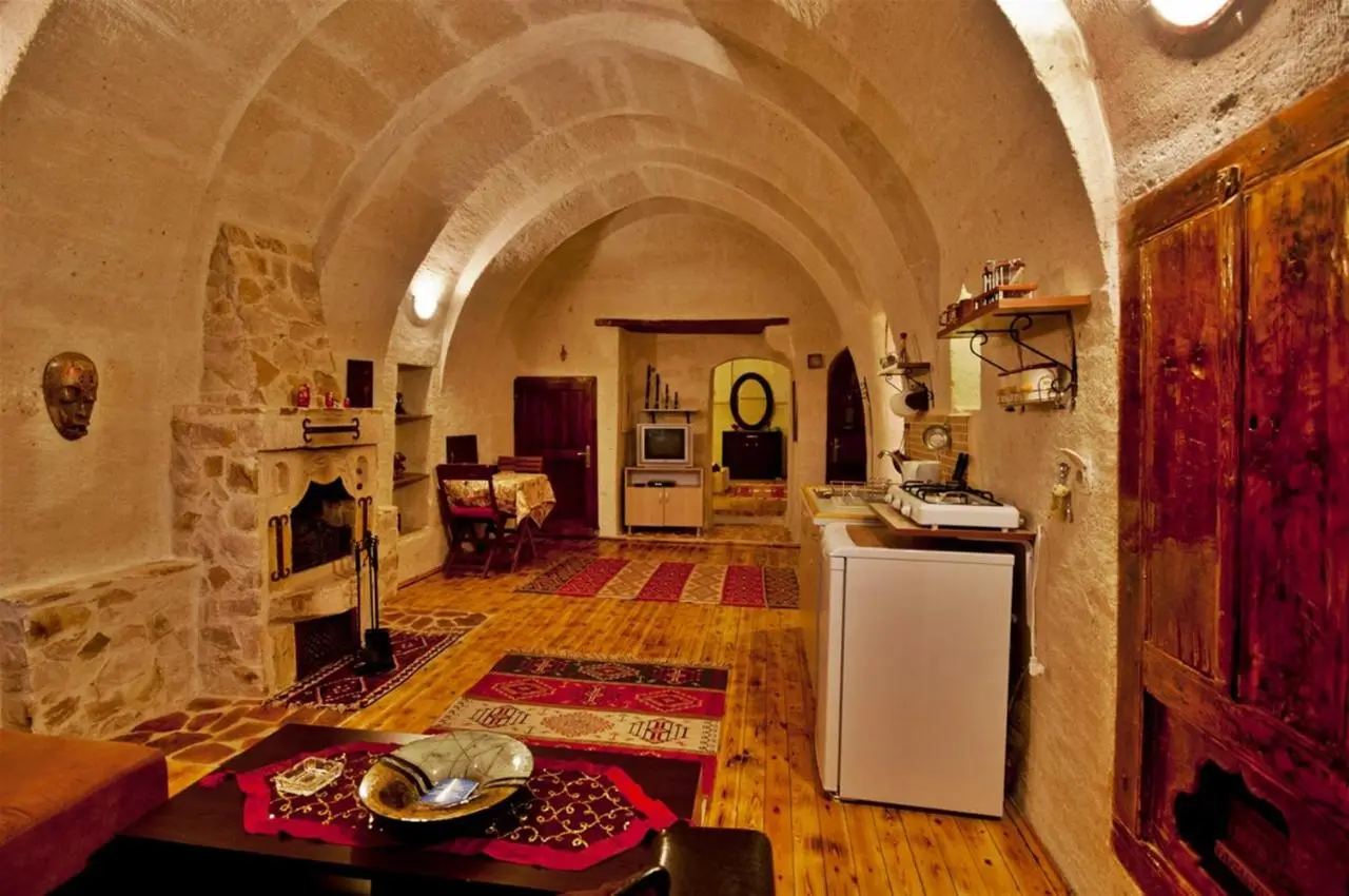 Adanos Konuk Evi