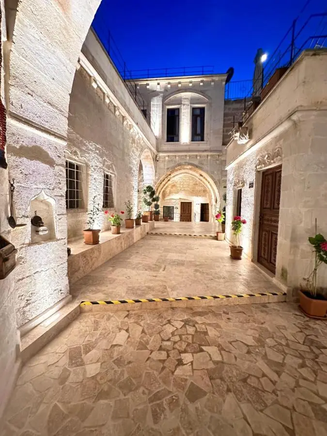 Hira Cave Hotel