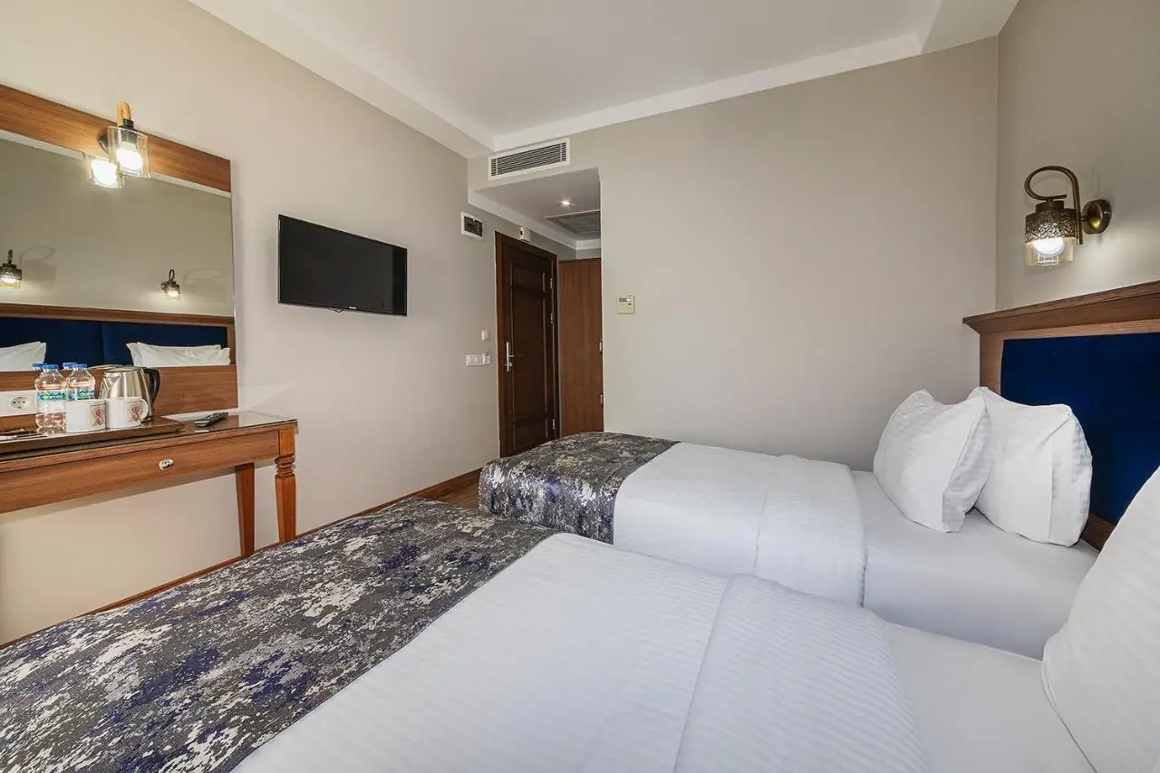 Aristocrat Hotel
