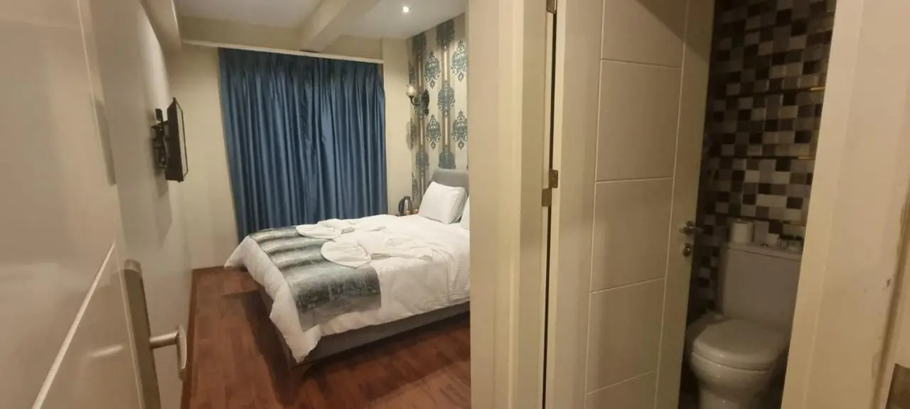 By Historial Hotel Due
