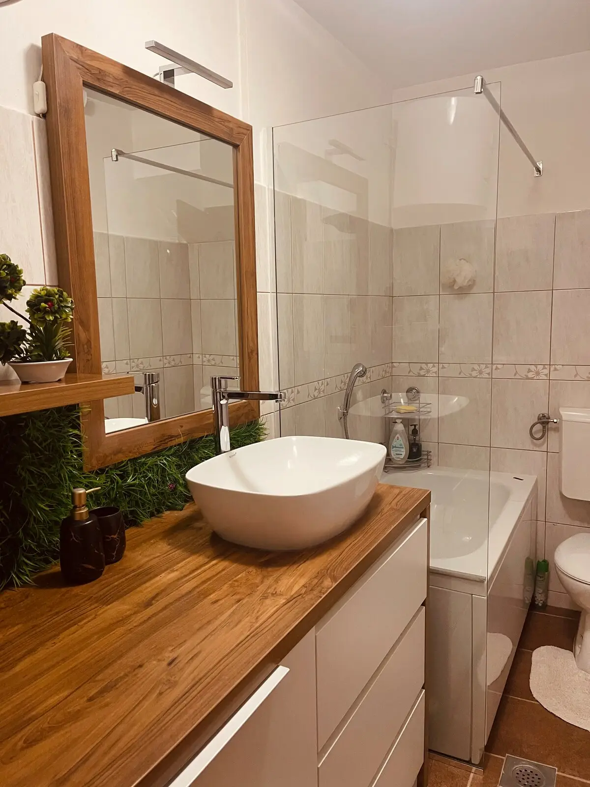 DeluxeSuite, Full Kitchen, KingSize Bed, AC WiFi
