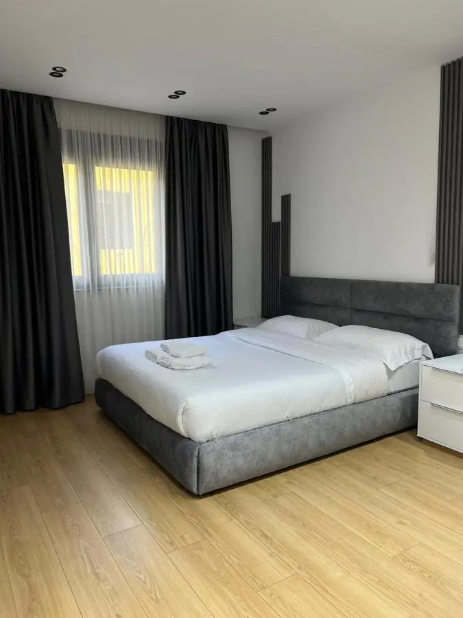 Enzo Rooms Center