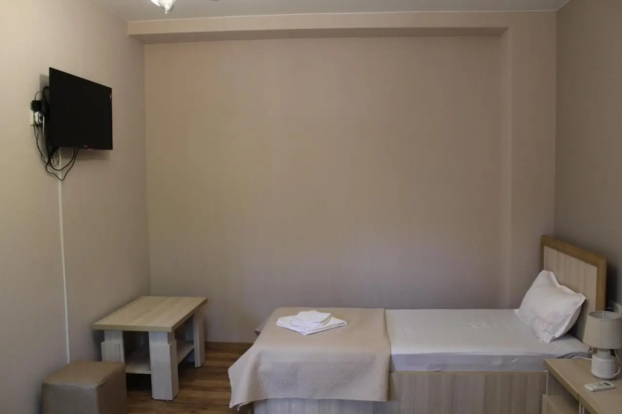 Emis Hotel