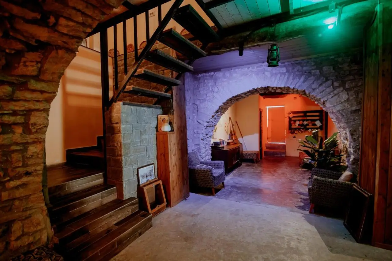 Berat Backpackers Hostel