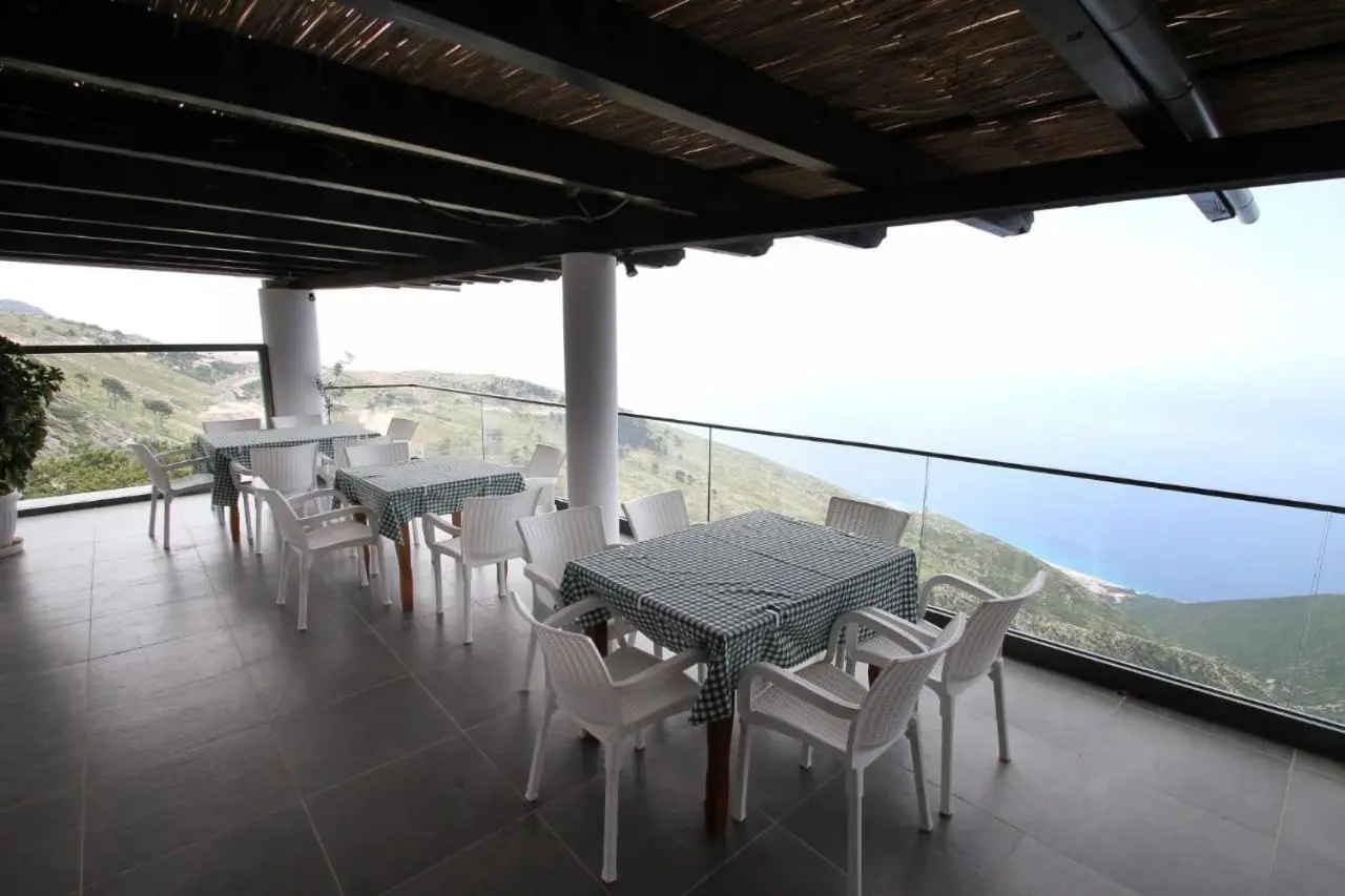 Hotel Keshtjella Llogara