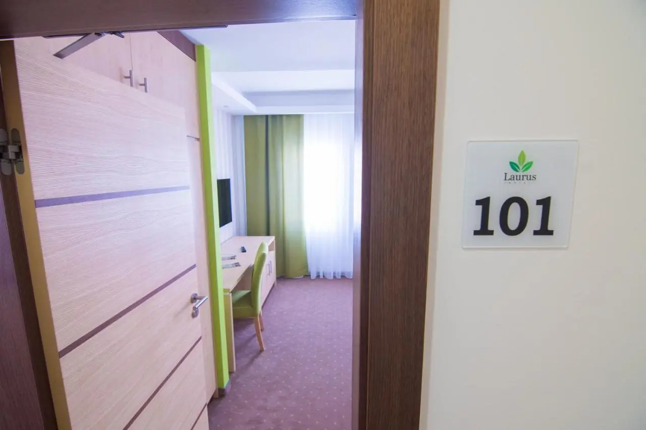 Laurus Motel Airport Tuzla