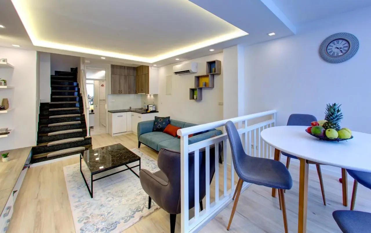 Emerald Apartment